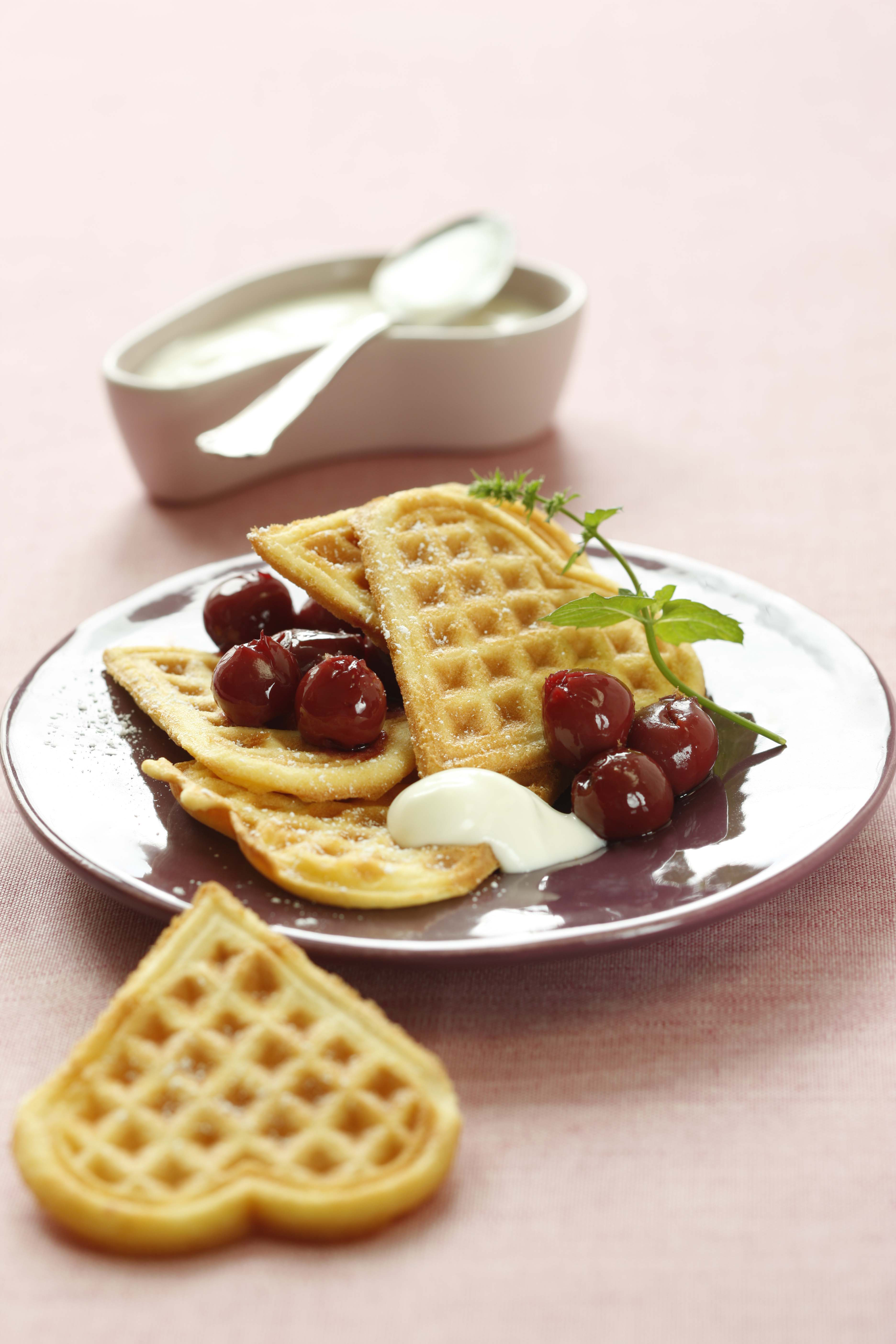 Kirsch-Waffeln mit Joghurt Rezept | Fini´s Feinstes